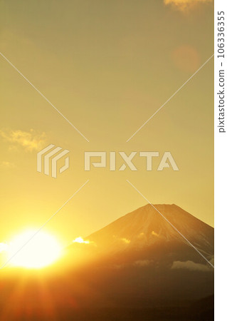 Japan's dawn Mt Fuji and the sun Japan's dawn Mt Fuji and the sun 106336355