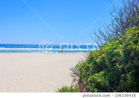 Clear waters and skies on North Stradbroke Island 106336438