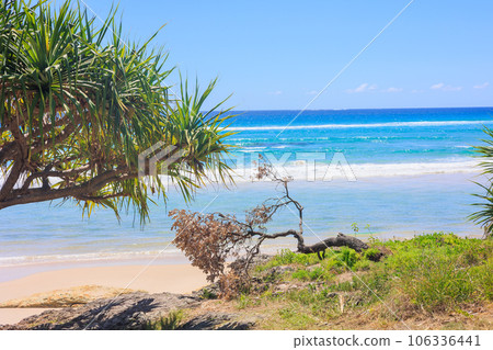 Clear waters and skies on North Stradbroke Island Clear waters and skies on North Stradbroke Island 106336441