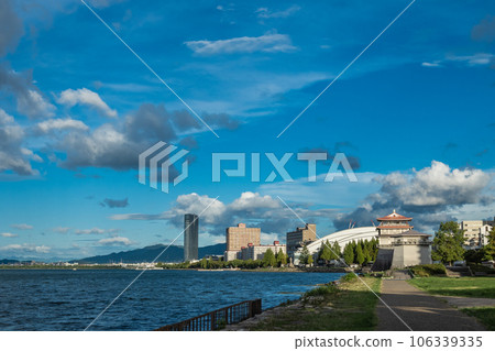夏天的琵琶湖岸邊風景 106339335