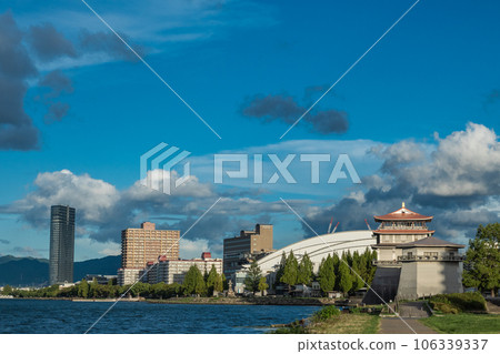 夏天的琵琶湖岸邊風景 106339337