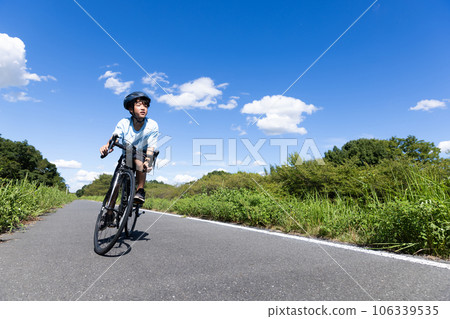 騎公路自行車的孩子 106339535