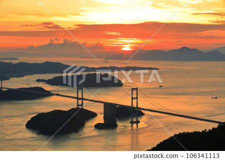 [Ehime Prefecture] Kurushima Kaikyo Bridge at sunset (Shimanami Kaido) 106341113