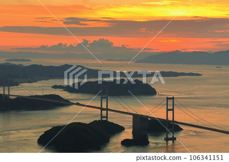 [Ehime Prefecture] Kurushima Kaikyo Bridge at sunset (Shimanami Kaido) 106341151