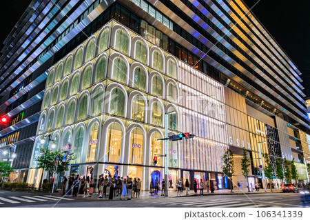 Night view of the 5-chome intersection in Ginza, Chuo-ku, Tokyo Night view of the 5-chome intersection in Ginza, Chuo-ku, Tokyo 106341339