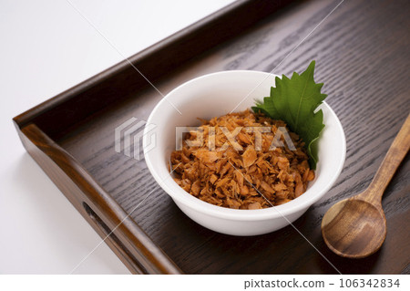Insanely delicious homemade plump salmon flakes Insanely delicious homemade plump salmon flakes 106342834