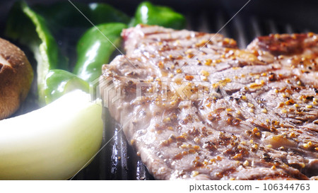 steak beef 106344763