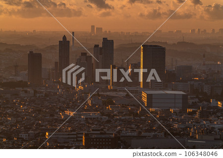 "Kanagawa Prefecture" Residential area in the suburbs / Dawn 106348046