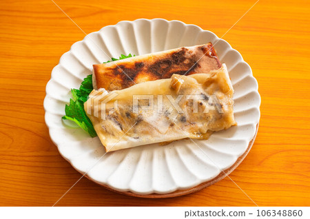 mushroom cheese spring rolls 106348860