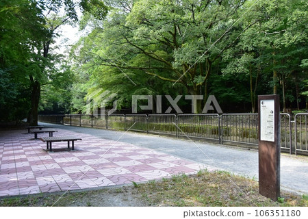 京都市琵琶湖第一運河(山科運河)、散步道(步行路線/慢跑路線)和休息區 京都市琵琶湖第一運河(山科運河)、散步道(步行路線/慢跑路線)和休息區 106351180