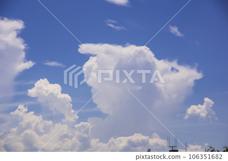 Growing cumulonimbus clouds 106351682