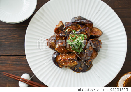 用茄子炒 用茄子炒 106351855