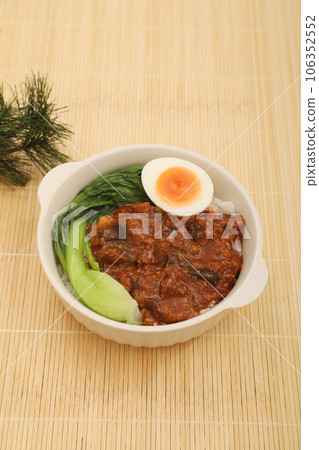 香辣豬肉碎飯 106352552