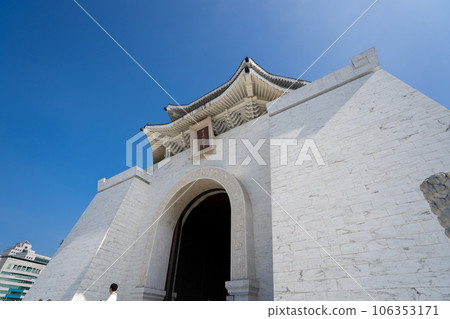 仰望中正紀念堂圖書館 台北 仰望中正紀念堂圖書館 台北 106353171