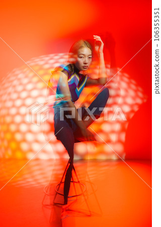 時尚別緻的女性形象 106355351