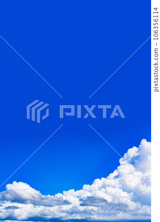 A cumulonimbus cloud is growing in the blue sky [ image of summer ] 106356114