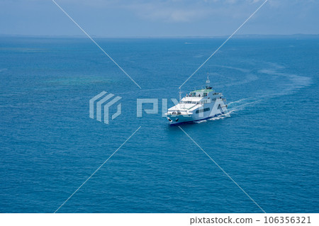 航行在沖繩宮古島海域的巡洋艦 航行在沖繩宮古島海域的巡洋艦 106356321