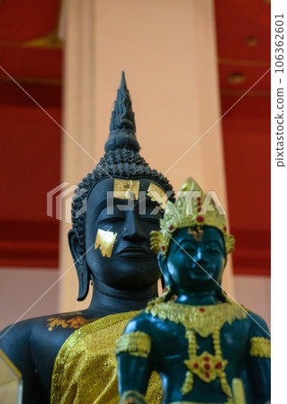 Beautiful view of buddhas of Ayutthaya ruins at Wat Phra Si Sanphet temple. Beautiful view of buddhas of Ayutthaya ruins at Wat Phra Si Sanphet temple. 106362601