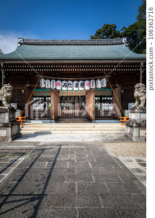 Summer in Kyoto, Kyoto Ryozen Gokoku Shrine, the main shrine and Komainu under the blue sky in midsummer Summer in Kyoto, Kyoto Ryozen Gokoku Shrine, the main shrine and Komainu under the blue sky in midsummer 106362716