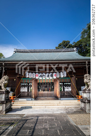 Summer in Kyoto, Kyoto Ryozen Gokoku Shrine, the main shrine and Komainu under the blue sky in midsummer 106362717