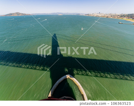 Sunny view of The Golden Gate Bridge 106363523