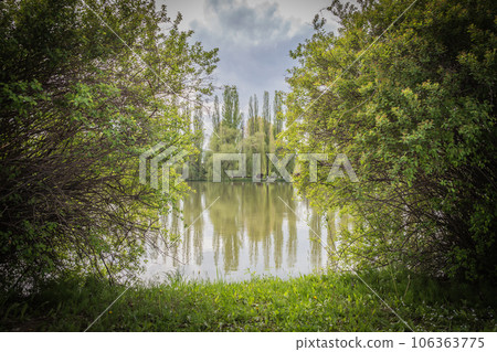 Lake 106363775