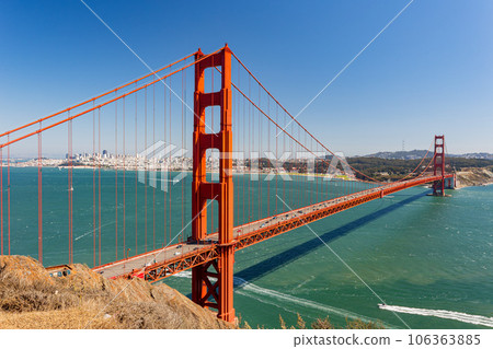 Sunny view of The Golden Gate Bridge 106363885