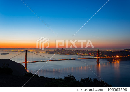Sunrise landscape of the Golden Gate Bridge Sunrise landscape of the Golden Gate Bridge 106363898