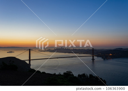 Sunrise landscape of the Golden Gate Bridge Sunrise landscape of the Golden Gate Bridge 106363900