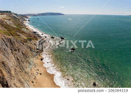 Sunny view of the landscape near San Francisco Bay 106364319