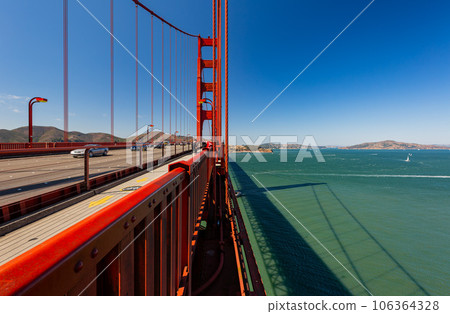 Sunny view of The Golden Gate Bridge 106364328
