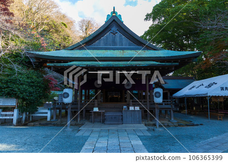 鎌倉，深秋的古都，秋色的鎌倉宮（大東宮）參拜殿 106365399