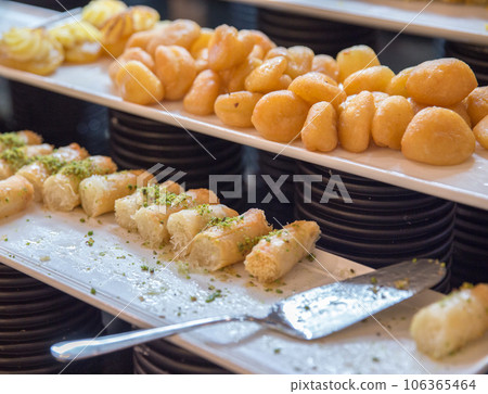 Dessert Dessert 106365464