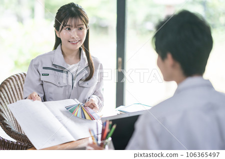 A female engineer receiving a custom-made consultation A female engineer receiving a custom-made consultation 106365497