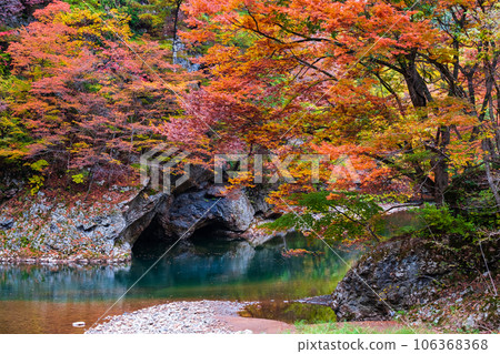 Yuze Valley (Autumn) 106368368