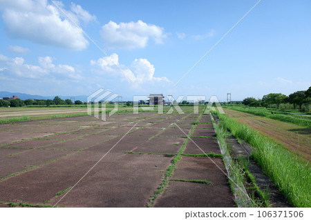 奈良平城宮遺址 中央區朝堂院和朱雀門 106371506