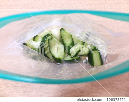 微醃黃瓜和羽倉哈密瓜 微醃黃瓜和羽倉哈密瓜 106372551