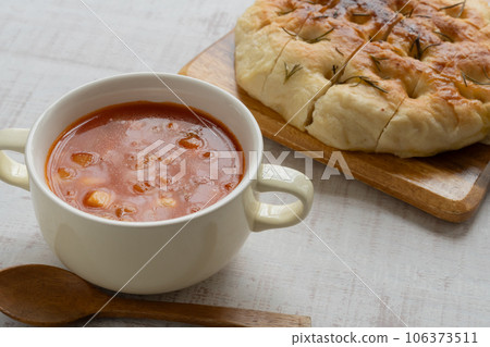 蔬菜通心粉湯麵包 106373511
