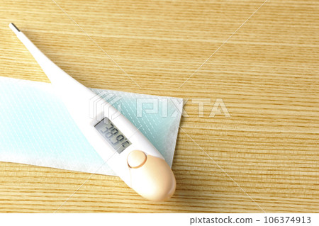 溫度計和冷卻片 溫度計和冷卻片 106374913