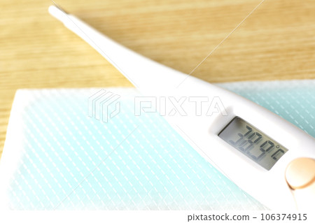 溫度計和冷卻片 溫度計和冷卻片 106374915