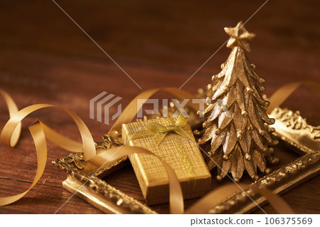 Christmas image mini tree and Christmas presents 106375569