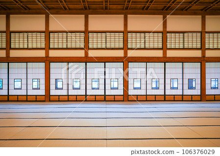 Indoor photo Indoor photo 106376029