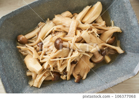 marinated mushrooms marinated mushrooms 106377068