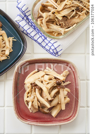 marinated mushrooms marinated mushrooms 106377084