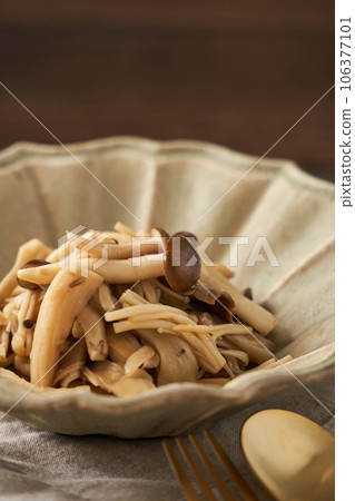 醃製蘑菇 106377101