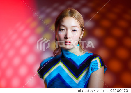 時尚別緻的女性形象 106380470