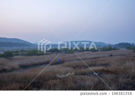 Hwangnyong River, Yeongsan River, bicycle path 106381358