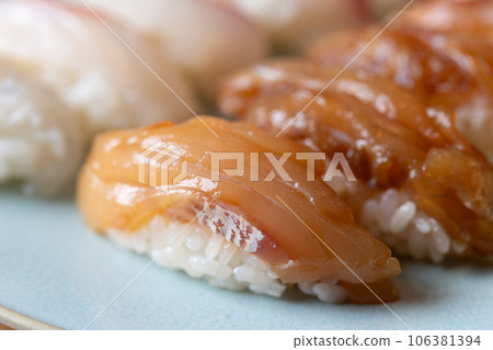 Pickled black sea bream sushi 106381394