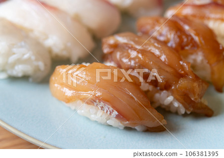 Black sea bream sushi 106381395