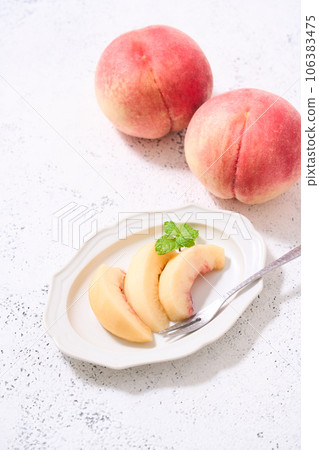 去皮的桃子 106383475